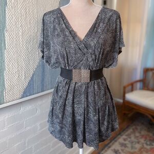 Lane Bryant Black and White Knit V-Neck Flowy Blouse